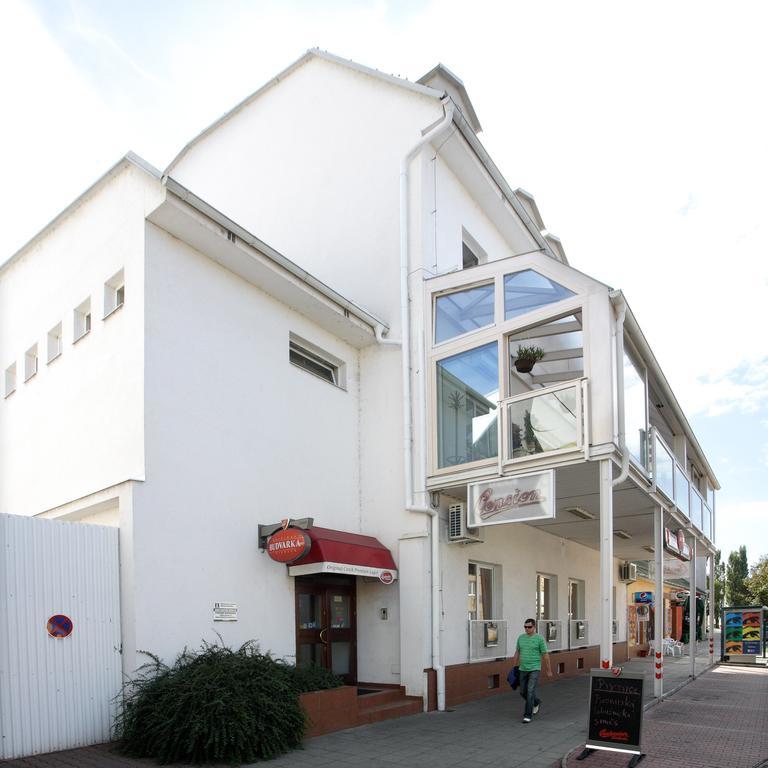 Penzion Budvarka Hodonin Exterior photo
